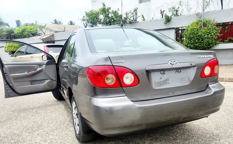 Thumbnail 2 of 2012 Toyota Corolla LE